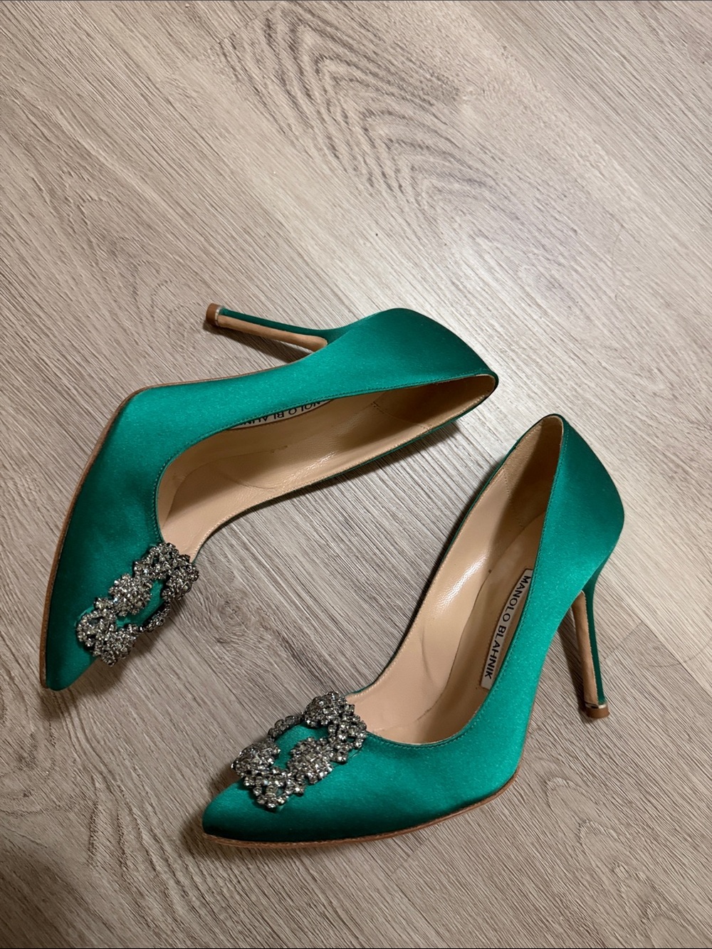 Manolo Blahnik Emerald Green Satin Pointed Pumps with Crystal Buckle - Picture 5 of 6
